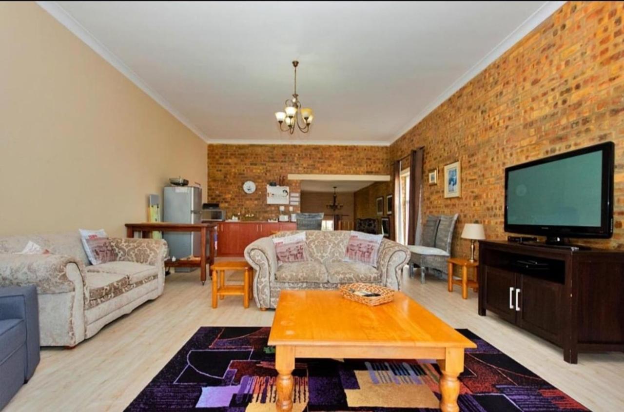 Golfer'S Retreat Hotel Langebaan Exterior photo